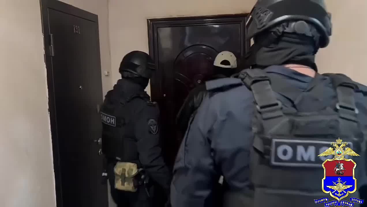 Транспортная полиция задержала 19-летнего москвича за вовлечение подростка в занятие зацепингом