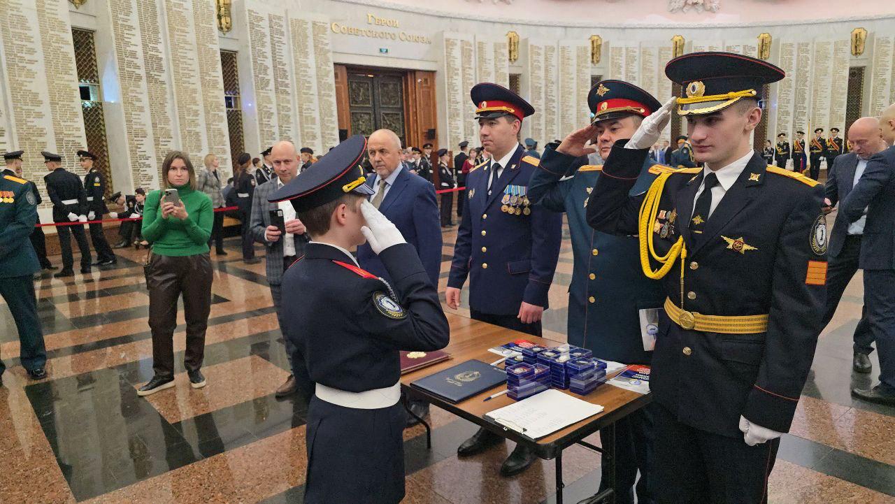 Офицеры Следственного комитета Российской Федерации приняли участие в церемонии принятия торжественного обещания курсанта и клятвы кадета Офицеры Следственного комитета Российской Федерации приняли участие в церемонии принятия торжественного обещания курсанта и клятвы кадета