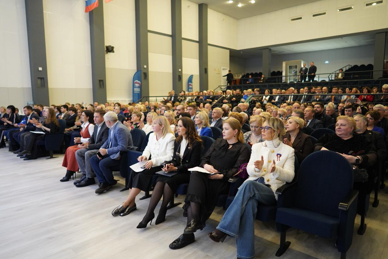 Алексей Шапошников: Муниципальные депутаты «Единой России» всегда на связи с жителями, помогая решать важные задачи и продвигать партийные проекты и инициативы на местах Алексей Шапошников: Муниципальные депутаты «Единой России» всегда на связи с жителями, помогая решать важные задачи и продвигать партийные проекты и инициативы на местах