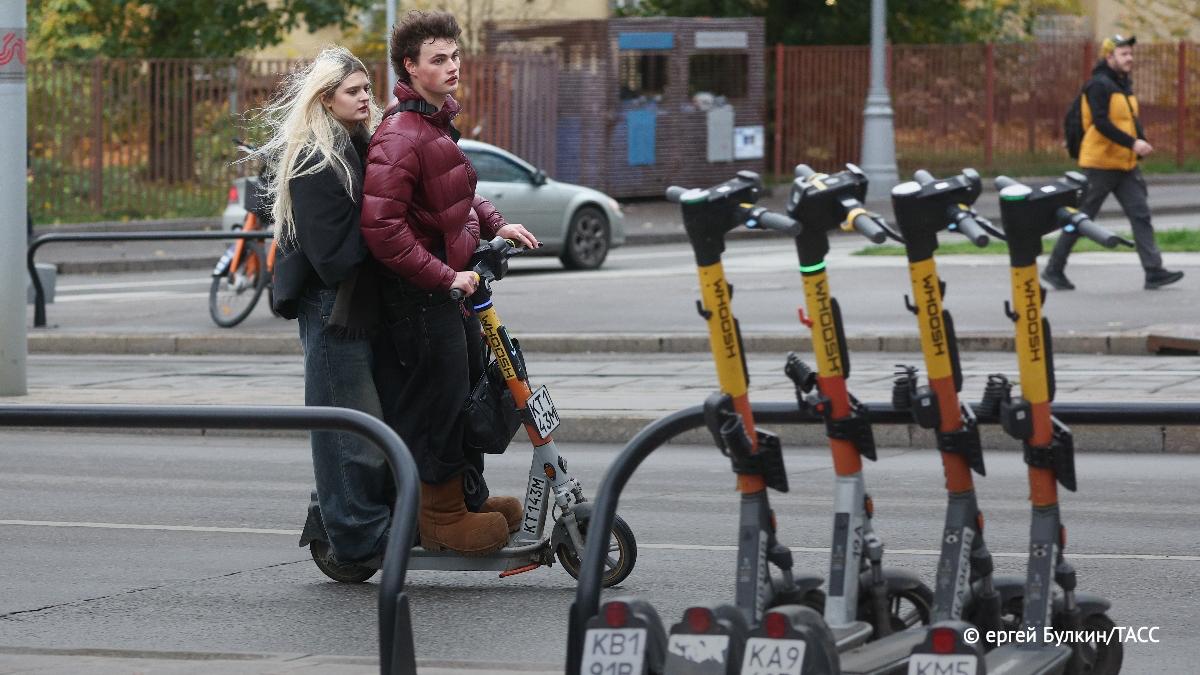 Сезон велопроката и аренды электросамокатов в Москве завершится 14 ноября в 22:00, сообщает в Telegram-канале столичный департамент транспорта