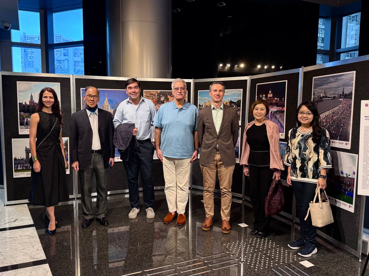 В Гонконге отметили День народного единства кинопоказом В Гонконге отметили День народного единства кинопоказом