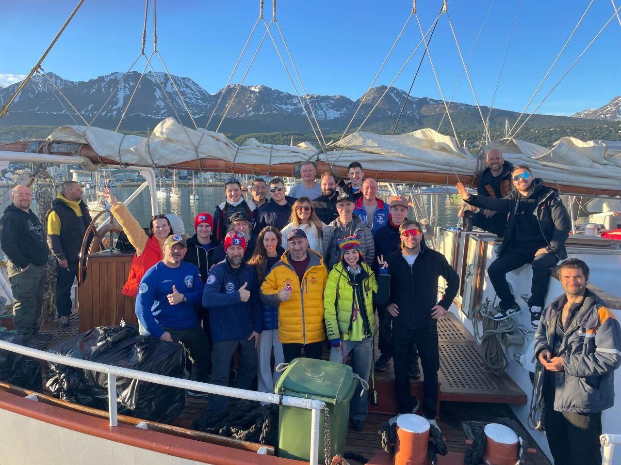 Новости к этому часу:. В Москве и Подмосковье этой ночью выпал первый снег Новости к этому часу:. В Москве и Подмосковье этой ночью выпал первый снег