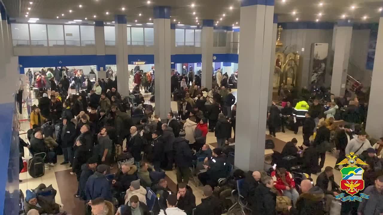 Более 700 человек не могут вылететь из Норильска из-за непогоды