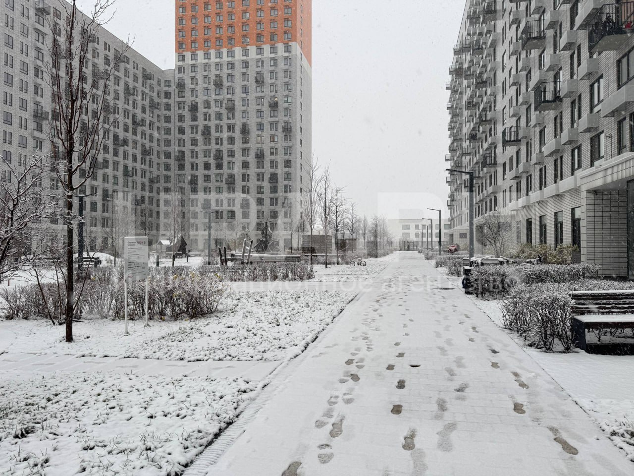 Москву и область продолжает засыпать снегом: корреспонденты URA.RU поделились кадрами Москву и область продолжает засыпать снегом: корреспонденты URA.RU поделились кадрами