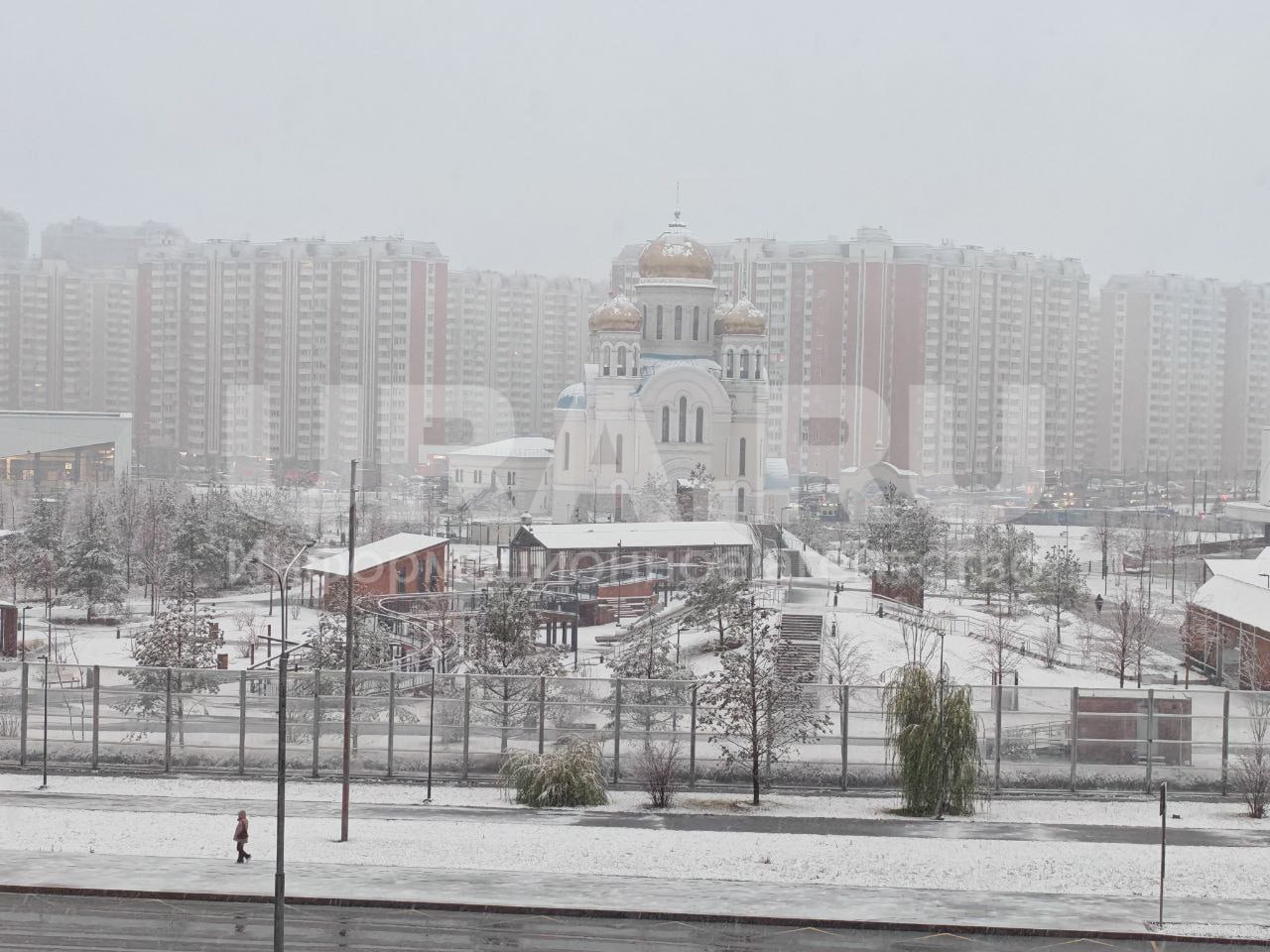 Москву и область продолжает засыпать снегом: корреспонденты URA.RU поделились кадрами Москву и область продолжает засыпать снегом: корреспонденты URA.RU поделились кадрами