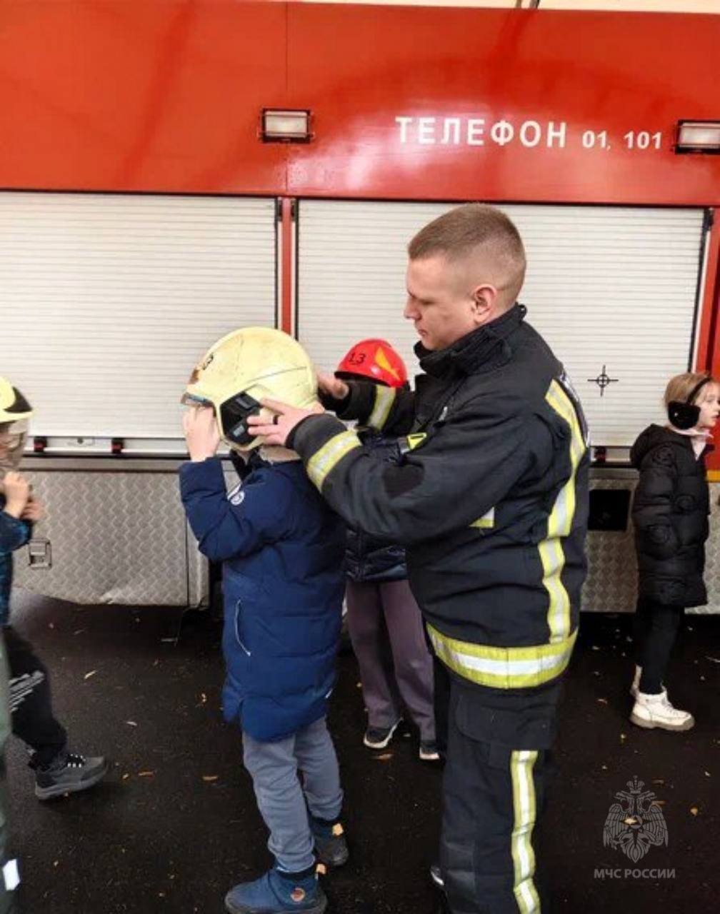 – гордость России!. В преддверии 35-летия МЧС России Управление по САО ГУ МЧС России по г. Москве и центр творчества «Гермес» провели выставку детских поделок «МЧС – гордость России!» – гордость России!. В преддверии 35-летия МЧС России Управление по САО ГУ МЧС России по г. Москве и центр творчества «Гермес» провели выставку детских поделок «МЧС – гордость России!»