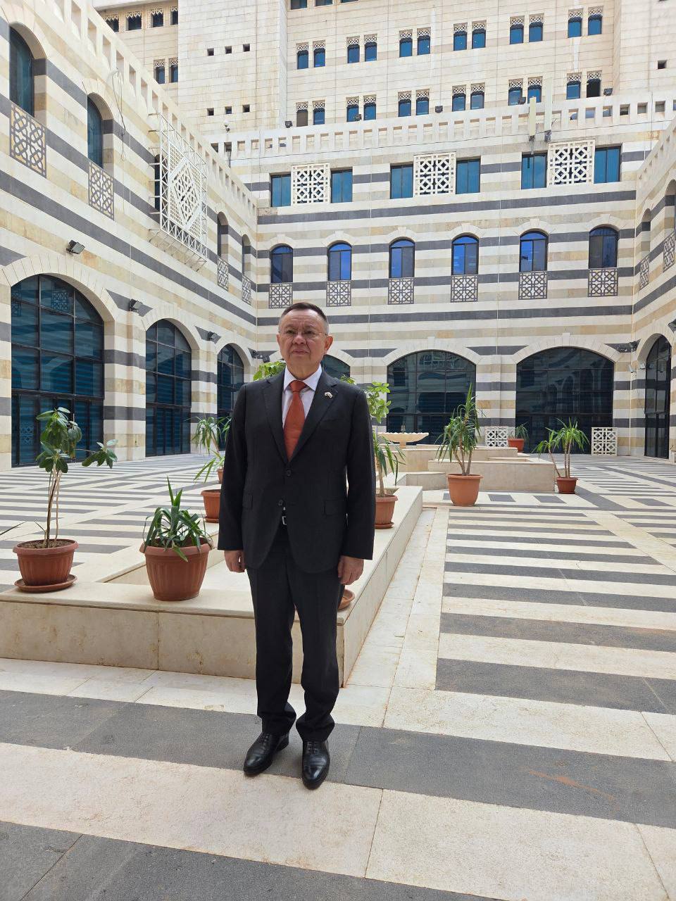 Министр строительства и ЖКХ РФ Ирек Файзуллин возглавил российскую делегацию Постоянной Российско-Сирийской комиссии по торгово-экономическому и научно-техническому сотрудничеству во время визита в Сирию Министр строительства и ЖКХ РФ Ирек Файзуллин возглавил российскую делегацию Постоянной Российско-Сирийской комиссии по торгово-экономическому и научно-техническому сотрудничеству во время визита в Сирию