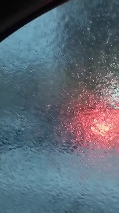 АТМОСФЕРА: новая неделя начнётся с погодного выкрутаса — столичный регион накроют ледяные дожди