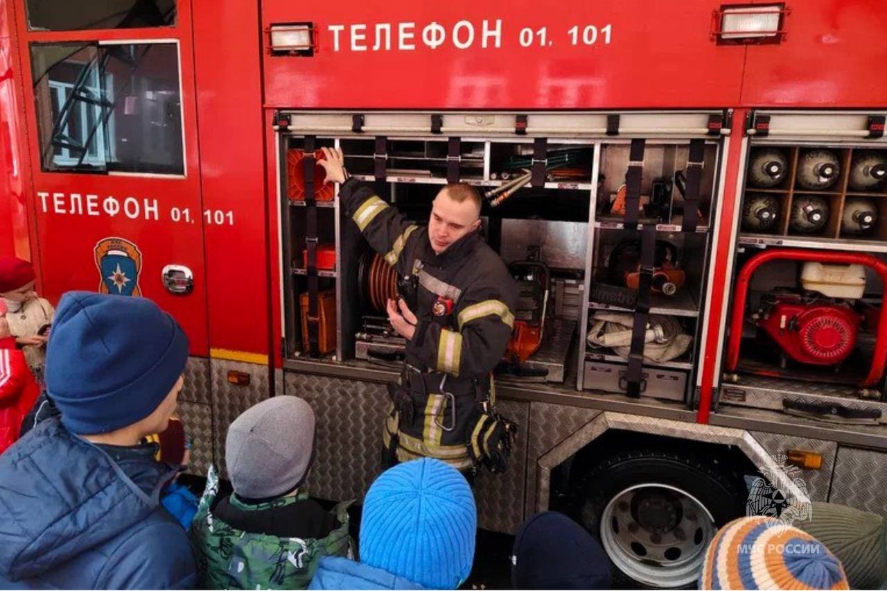 – гордость России!. В преддверии 35-летия МЧС России Управление по САО ГУ МЧС России по г. Москве и центр творчества «Гермес» провели выставку детских поделок «МЧС – гордость России!» – гордость России!. В преддверии 35-летия МЧС России Управление по САО ГУ МЧС России по г. Москве и центр творчества «Гермес» провели выставку детских поделок «МЧС – гордость России!»