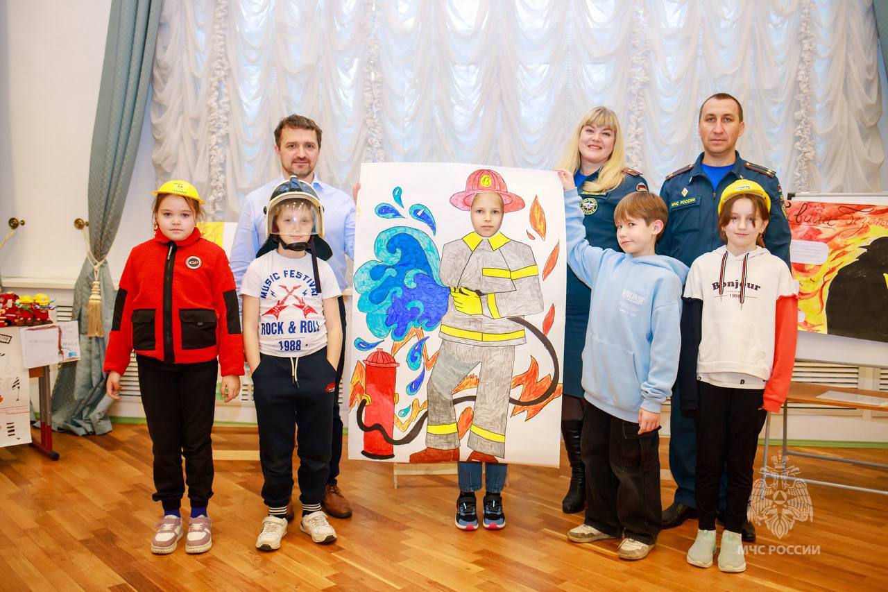 – гордость России!. В преддверии 35-летия МЧС России Управление по САО ГУ МЧС России по г. Москве и центр творчества «Гермес» провели выставку детских поделок «МЧС – гордость России!» – гордость России!. В преддверии 35-летия МЧС России Управление по САО ГУ МЧС России по г. Москве и центр творчества «Гермес» провели выставку детских поделок «МЧС – гордость России!»