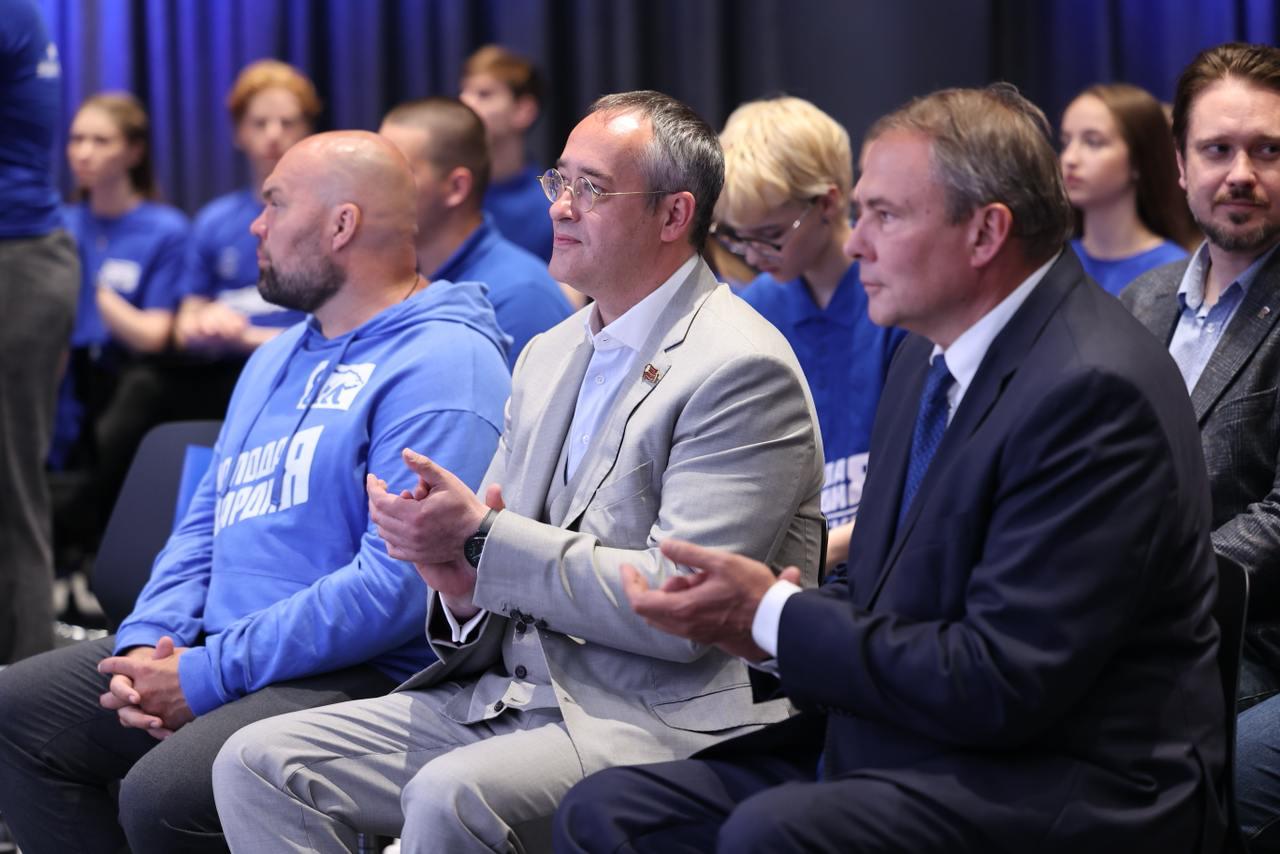 Алексей Шапошников: МГЕР, с юбилеем! Сегодня исполняется 20 лет со дня основания Всероссийской общественной организации «Молодая Гвардия Единой России» – движения, которое стало стартовой площадкой для тысяч молодых людей по... Алексей Шапошников: МГЕР, с юбилеем! Сегодня исполняется 20 лет со дня основания Всероссийской общественной организации «Молодая Гвардия Единой России» – движения, которое стало стартовой площадкой для тысяч молодых людей по...