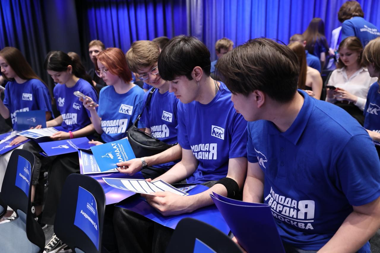 Алексей Шапошников: МГЕР, с юбилеем! Сегодня исполняется 20 лет со дня основания Всероссийской общественной организации «Молодая Гвардия Единой России» – движения, которое стало стартовой площадкой для тысяч молодых людей по... Алексей Шапошников: МГЕР, с юбилеем! Сегодня исполняется 20 лет со дня основания Всероссийской общественной организации «Молодая Гвардия Единой России» – движения, которое стало стартовой площадкой для тысяч молодых людей по...