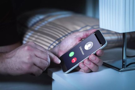 "Билайн" рассказал читателям РИА Новости о самых долгих атаках телефонных мошенников в России: