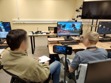 В классе. Москва. Курсанты 24-го потока также сдают экзамен