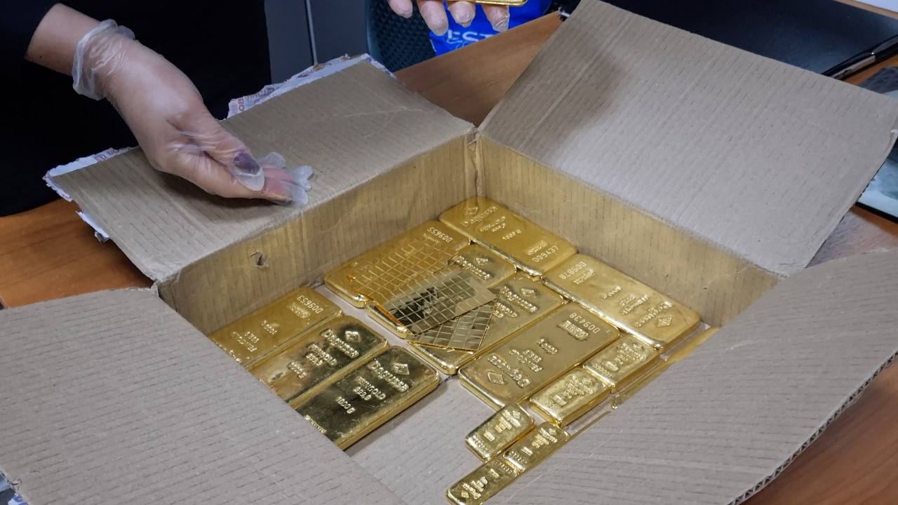 А у вас есть фото с парой десятков золотых слитков? У судебных приставов — да А у вас есть фото с парой десятков золотых слитков? У судебных приставов — да