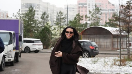 Оксана Самойлова пришла в суд на рассмотрение иска о разводе с рэпером Джиганом