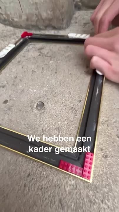 "Лего-шедевр" обошел охрану Лувра