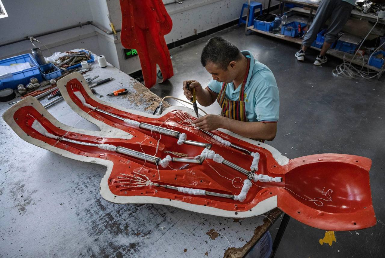 С идеальными пропорциями и не выносит мозг: Китай выпускает огромные партии футуристических «любовных кукол» С идеальными пропорциями и не выносит мозг: Китай выпускает огромные партии футуристических «любовных кукол»