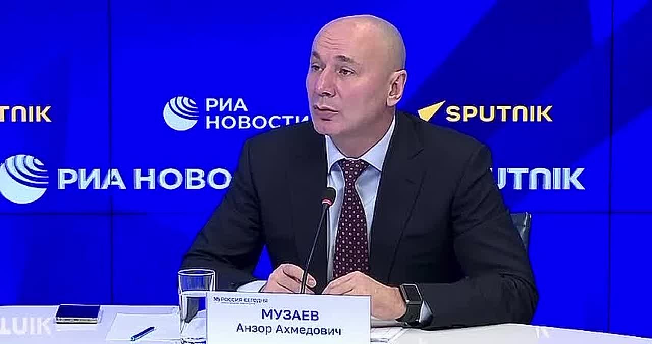 Глава Рособрнадзора призвал не пугать детей работой дворника