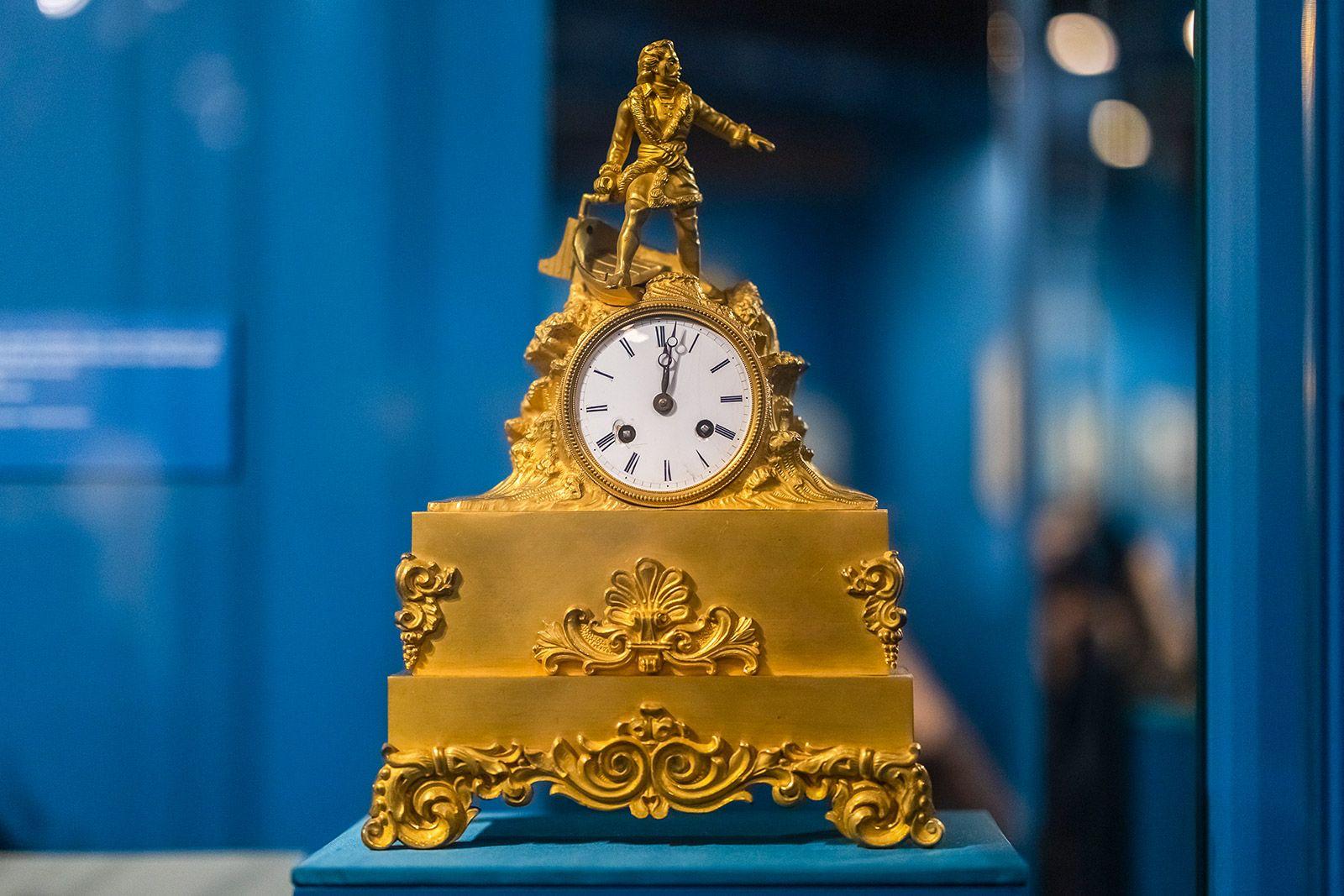 Более 100 механизмов и графических изображений можно увидеть на выставке «Тайна идущего времени» Более 100 механизмов и графических изображений можно увидеть на выставке «Тайна идущего времени»