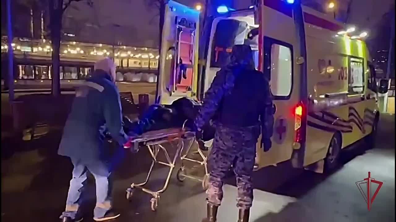 Сотрудники вневедомственной охраны Главного управления Росгвардии по г. Москве оказали помощь мужчине с сердечным недомоганием