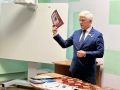 Герой Российской Федерации, депутат МГД Аркадий Корольков (фракция партии «Единая Россия») провел «Урок мужества» в столичной школе №2086