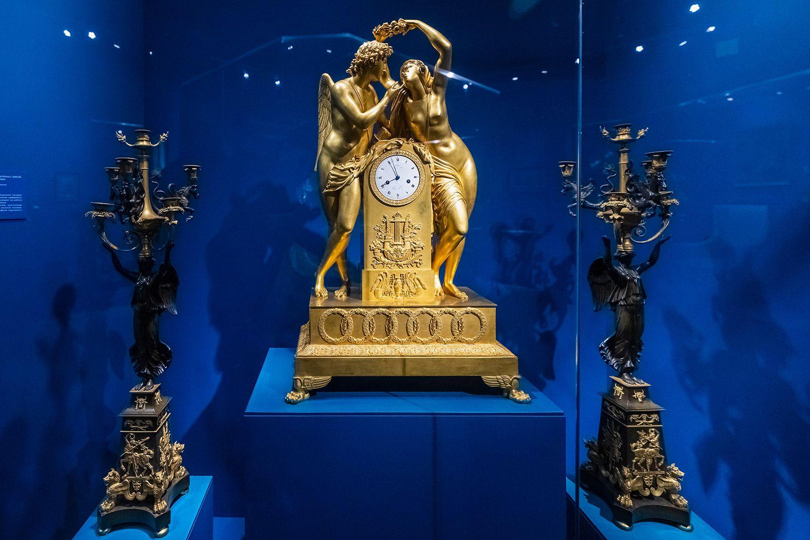 Более 100 механизмов и графических изображений можно увидеть на выставке «Тайна идущего времени» Более 100 механизмов и графических изображений можно увидеть на выставке «Тайна идущего времени»