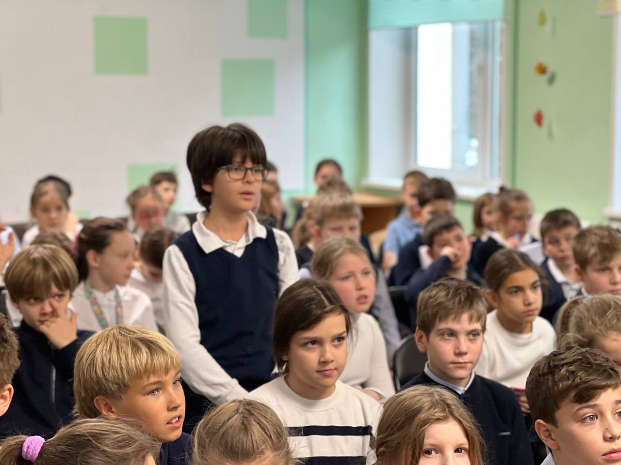 Герой Российской Федерации, депутат МГД Аркадий Корольков (фракция партии «Единая Россия») провел «Урок мужества» в столичной школе №2086 Герой Российской Федерации, депутат МГД Аркадий Корольков (фракция партии «Единая Россия») провел «Урок мужества» в столичной школе №2086