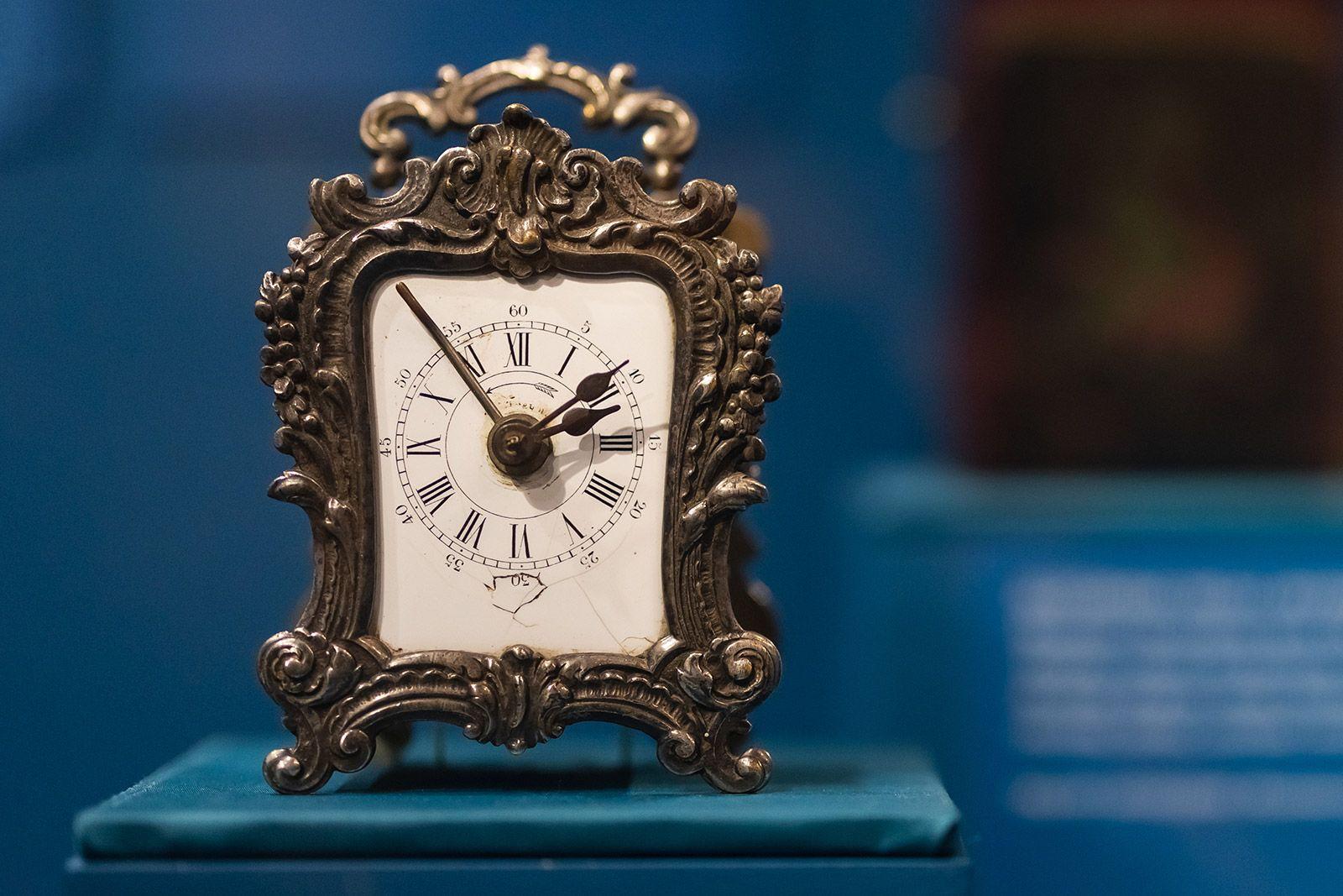 Более 100 механизмов и графических изображений можно увидеть на выставке «Тайна идущего времени» Более 100 механизмов и графических изображений можно увидеть на выставке «Тайна идущего времени»