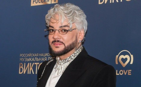 Взыскать более 12 млн руб. с певца Филиппа Киркорова по кредиту и пени требует в суде АО «Социум Трейд», сообщает ТАСС со ссылкой на представителя артиста Романа Кузьмина