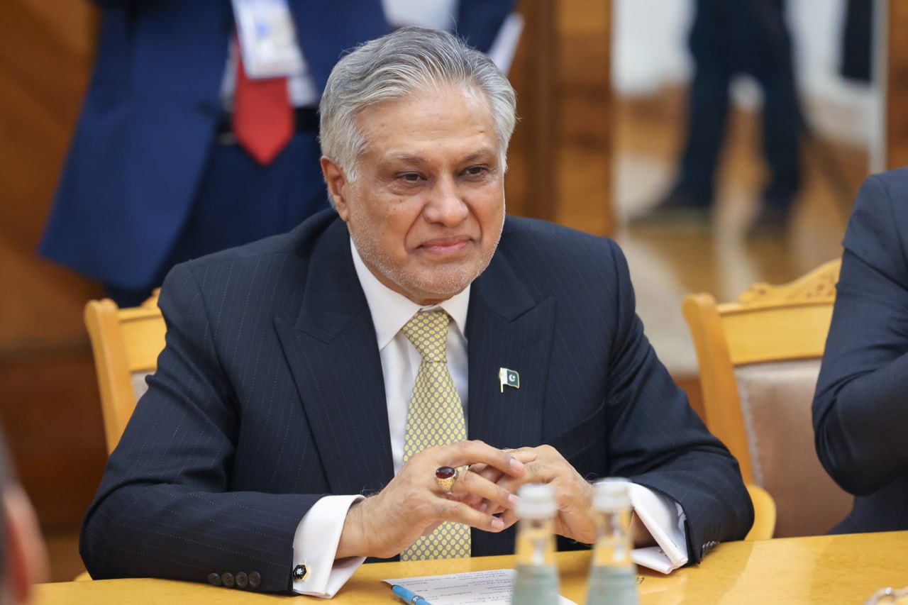 18 ноября состоялись переговоры Министра иностранных дел Российской Федерации С.В.Лаврова с вице-премьером, Министром иностранных дел Исламской Республики Пакистан Мухаммадом Исхаком Даром, который находился в Москве во... 18 ноября состоялись переговоры Министра иностранных дел Российской Федерации С.В.Лаврова с вице-премьером, Министром иностранных дел Исламской Республики Пакистан Мухаммадом Исхаком Даром, который находился в Москве во...