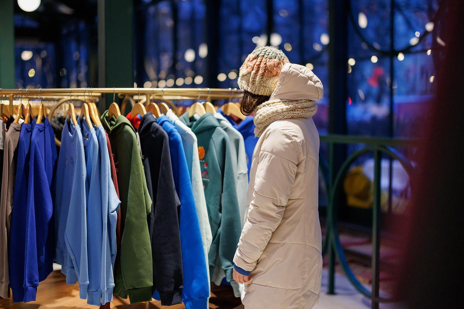 Как не быть обманутым в сезон скидок? Столичный портал потребителя подготовил полезные материалы, которые помогут сориентироваться при выборе вещей и минимизировать риски общения с недобросовестными продавцами