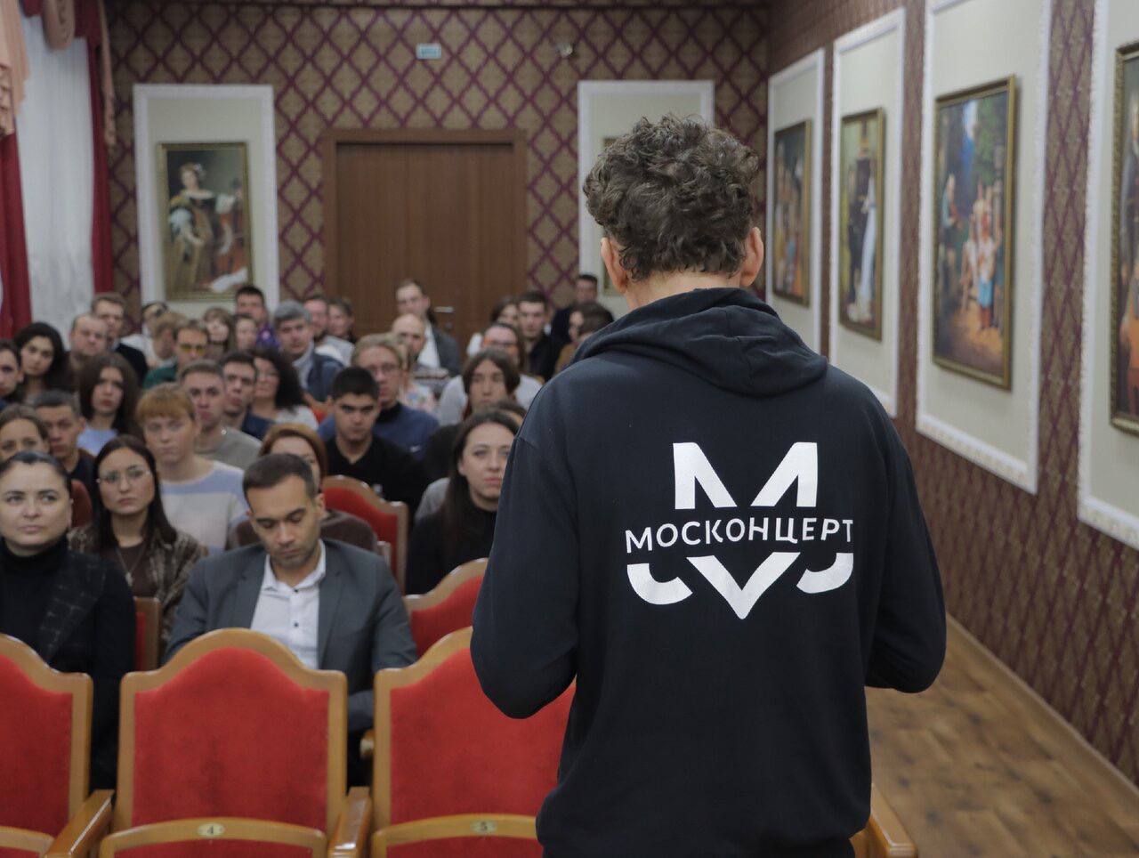 Коллектив Донецкой Филармонии - братья по оружию Культбригады Москонцерта Коллектив Донецкой Филармонии - братья по оружию Культбригады Москонцерта