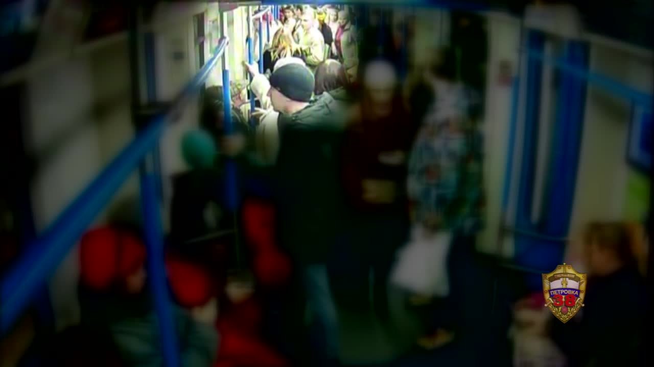 Если вам наступили на ногу в переполненном вагоне и вы подумали, что ваше утро испорчено — просто вспомните про эту девушку