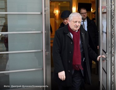 В Госдепартаменте США отказываются вести разговор о возобновлении прямого авиасообщения между Россией и США, прерванного Вашингтоном после начала боевых действий на Украине, заявил в интервью «Ъ» посол России в США Александр...