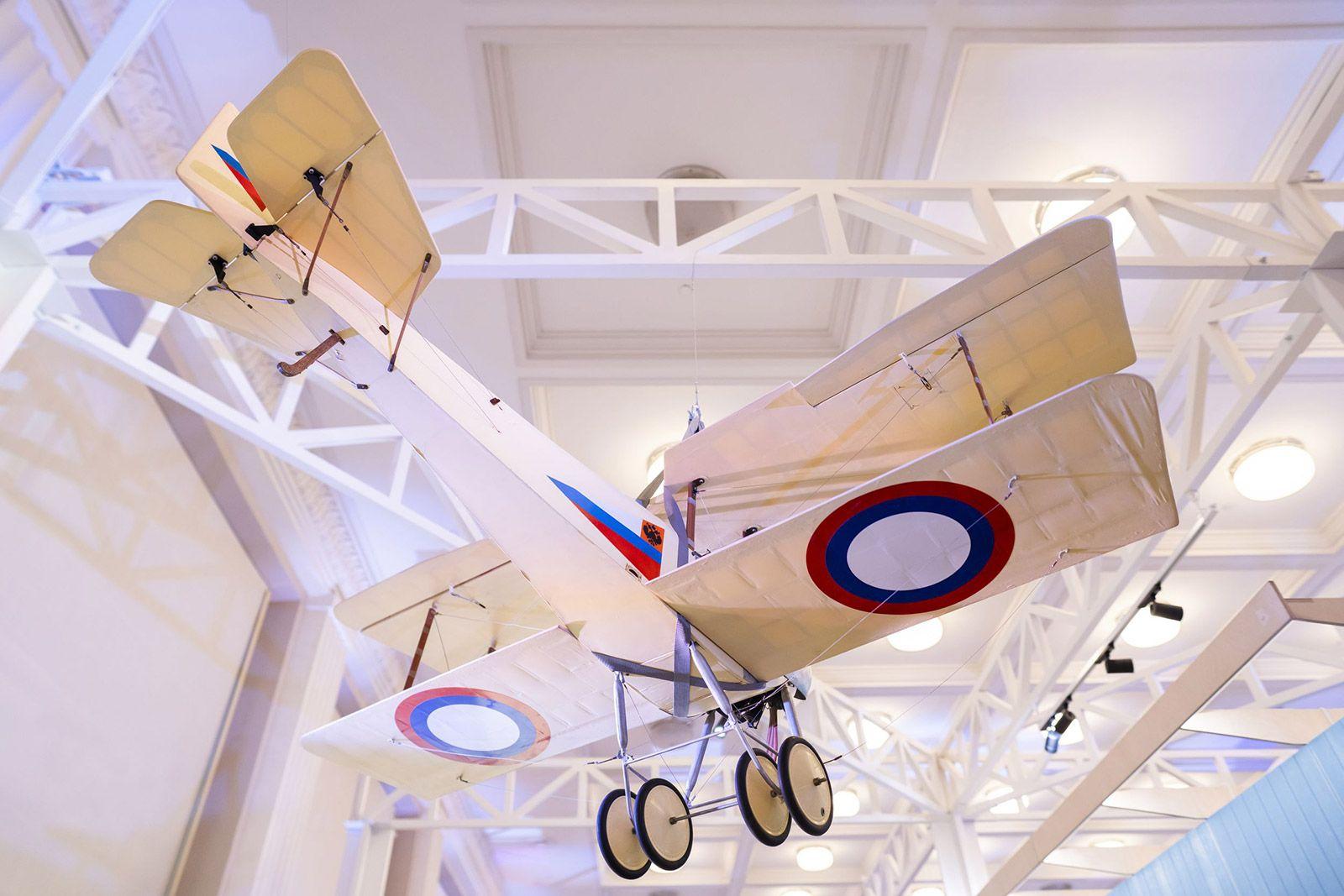 На ВДНХ открылась выставка «Я всемогущ — я авиатор», посвященная истории советской авиации На ВДНХ открылась выставка «Я всемогущ — я авиатор», посвященная истории советской авиации