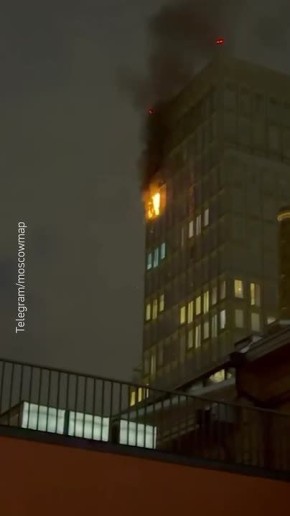 Так сгорают полмиллиарда: квартира полыхает на 19 этаже в элитном ЖК на Звенигородской улице в центре Москвы