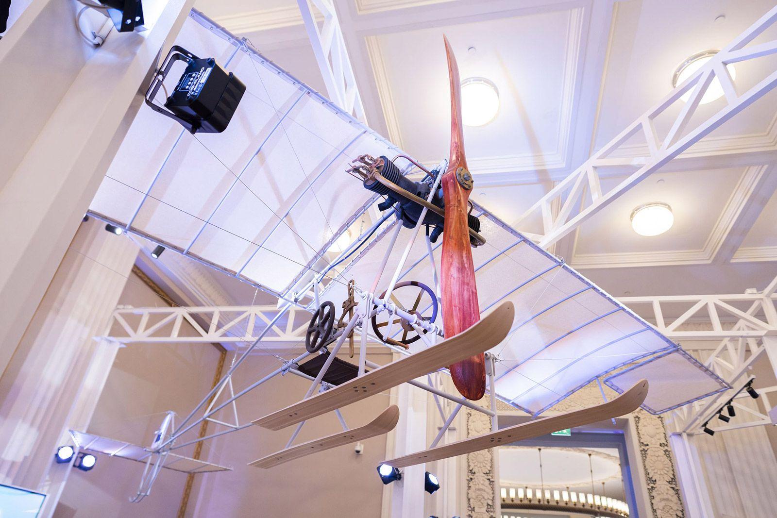 На ВДНХ открылась выставка «Я всемогущ — я авиатор», посвященная истории советской авиации На ВДНХ открылась выставка «Я всемогущ — я авиатор», посвященная истории советской авиации