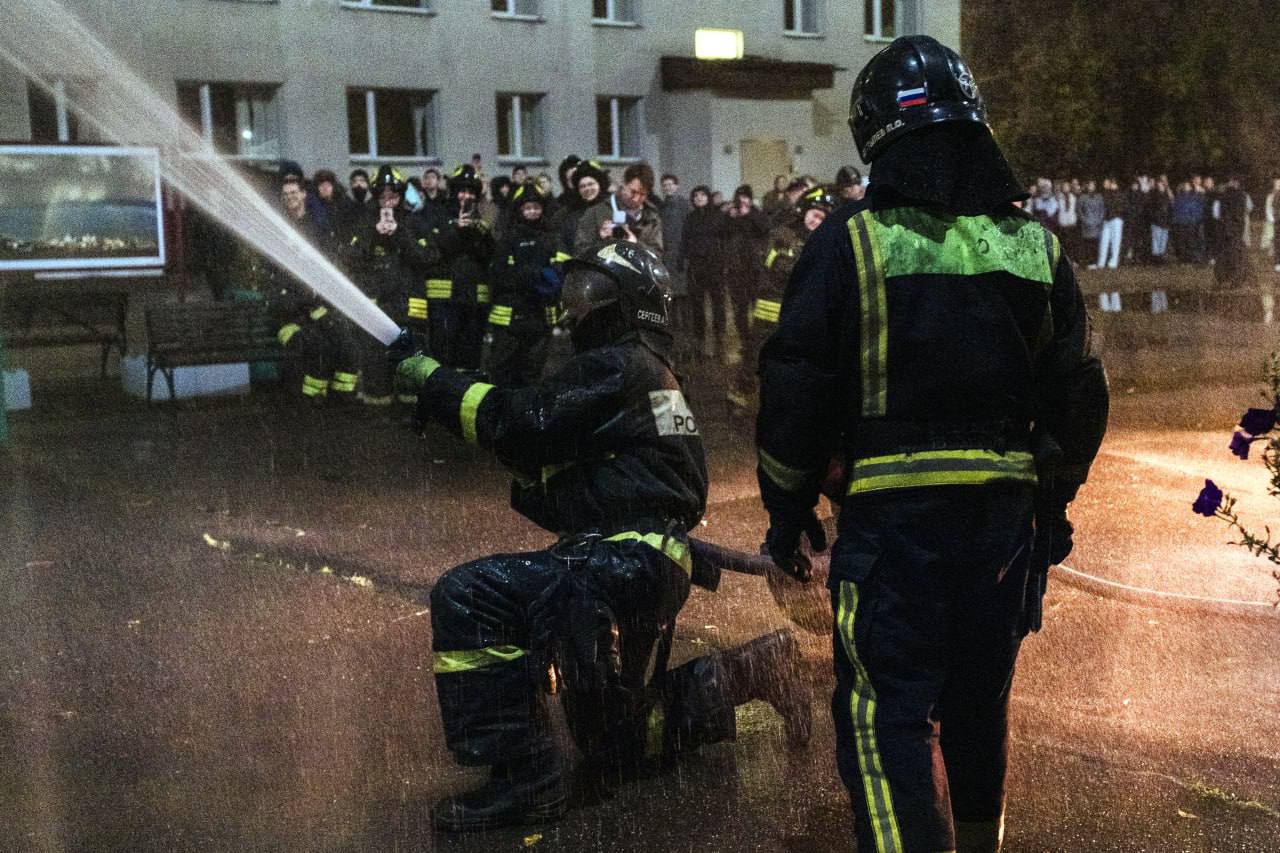 #БудниМЧС. Сотрудники Управления по ЮВАО ГУ МЧС России по г. Москве провели пожарно-тактические учения в Православном Свято-Тихоновском гуманитарном университете, в которых также приняли участие добровольцы Студенческого... #БудниМЧС. Сотрудники Управления по ЮВАО ГУ МЧС России по г. Москве провели пожарно-тактические учения в Православном Свято-Тихоновском гуманитарном университете, в которых также приняли участие добровольцы Студенческого...