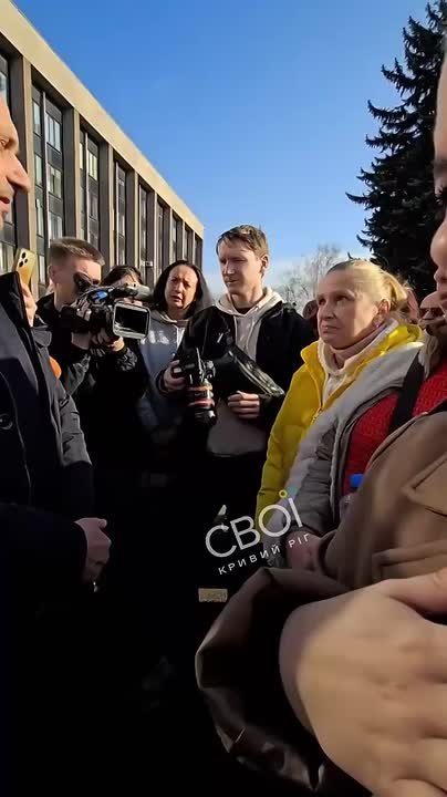 Украинцы устали сидеть без света