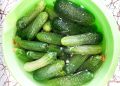 Вкус детства: как быстро и легко заготовить огурцы на зиму