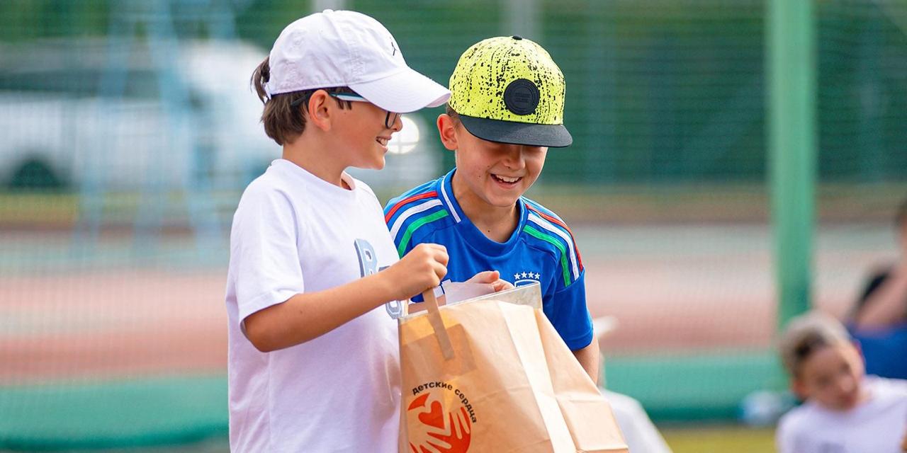 Дарить внимание и заботу детям, поддерживать маленьких пациентов в борьбе с болезнями, помогать восстанавливаться после трудных испытаний, находить друзей и любящие семьи