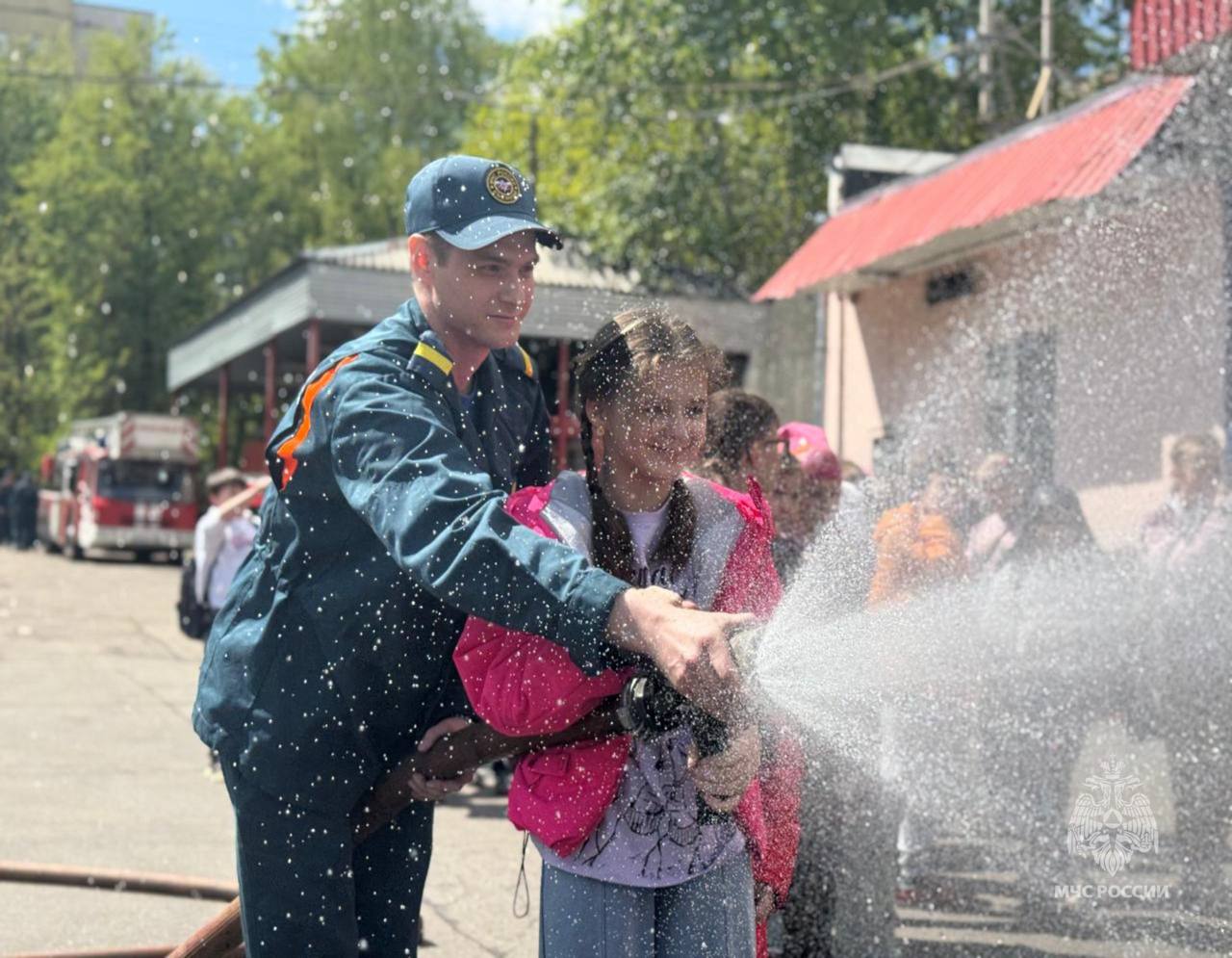 #РовесникиМЧС. В преддверии 35-летия МЧС России рассказываем о ровесниках ведомства #РовесникиМЧС. В преддверии 35-летия МЧС России рассказываем о ровесниках ведомства