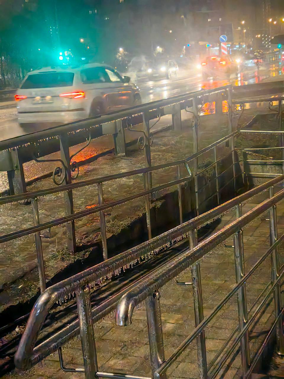 Ледяной плен: Московский регион сковало коркой льда Ледяной плен: Московский регион сковало коркой льда