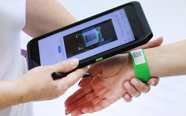 Во всех московских стационарах внедрили систему идентификации пациентов по QR-кодам, сообщила заммэра Анастасия Ракова Во всех московских стационарах внедрили систему идентификации пациентов по QR-кодам, сообщила заммэра Анастасия Ракова