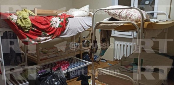 На фото — как выглядит незаконный рехаб в подмосковном Дедовске, где лечили подростков от зависимости