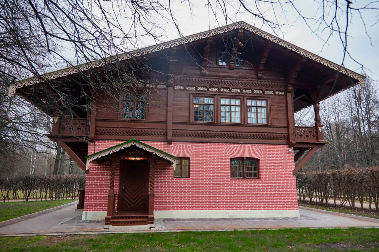 В знаменитой усадьбе Кусково завершили реставрацию объекта культурного наследия федерального значения — Швейцарского домика XIX века В знаменитой усадьбе Кусково завершили реставрацию объекта культурного наследия федерального значения — Швейцарского домика XIX века