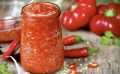 Острые, яркие и чарующие: Топ-3 рецепта аджики для зимнего запаса