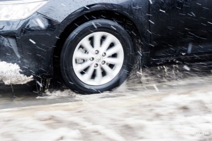 Мокрый снег и гололедица на дорогах ожидаются сегодня с 21.00 в Москве