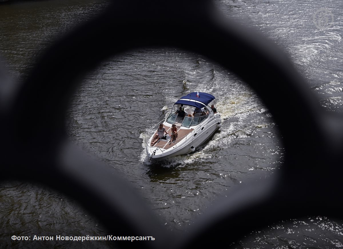 Столичные власти получат право самостоятельно регулировать движение речных судов и штрафовать нарушителей в акватории Москвы-реки с помощью автоматических камер, работающих по аналогии с комплексами фиксации нарушений ПДД